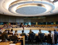 Dr. Zver o družbenih razsežnostih izobraževanja in usposabljanja Dr. Zver o družbenih razsežnostih izobraževanja in usposabljanja